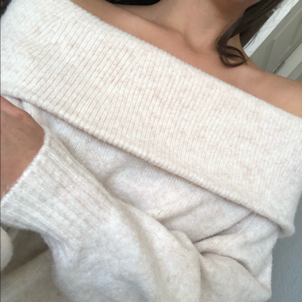 HM Oversized Knit Sweater - Off the Shoulder 😍